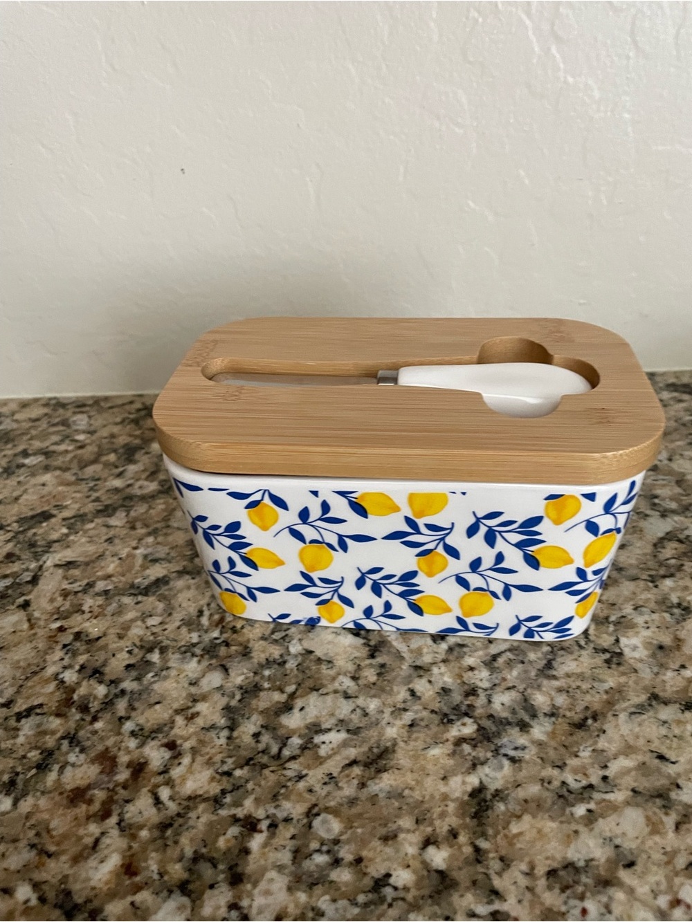 Ceramic Lemon Pattern Butter Keeper With Bamboo Lid & Spreader